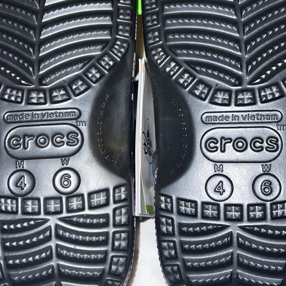 M4/W6 Disney Crocs Grand Finale 50th Anniversary Clogs - Picture 15 of 16